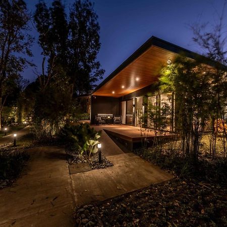 טגאיטאי Ananda Cabin - Ezra Viniti Resort מראה חיצוני תמונה